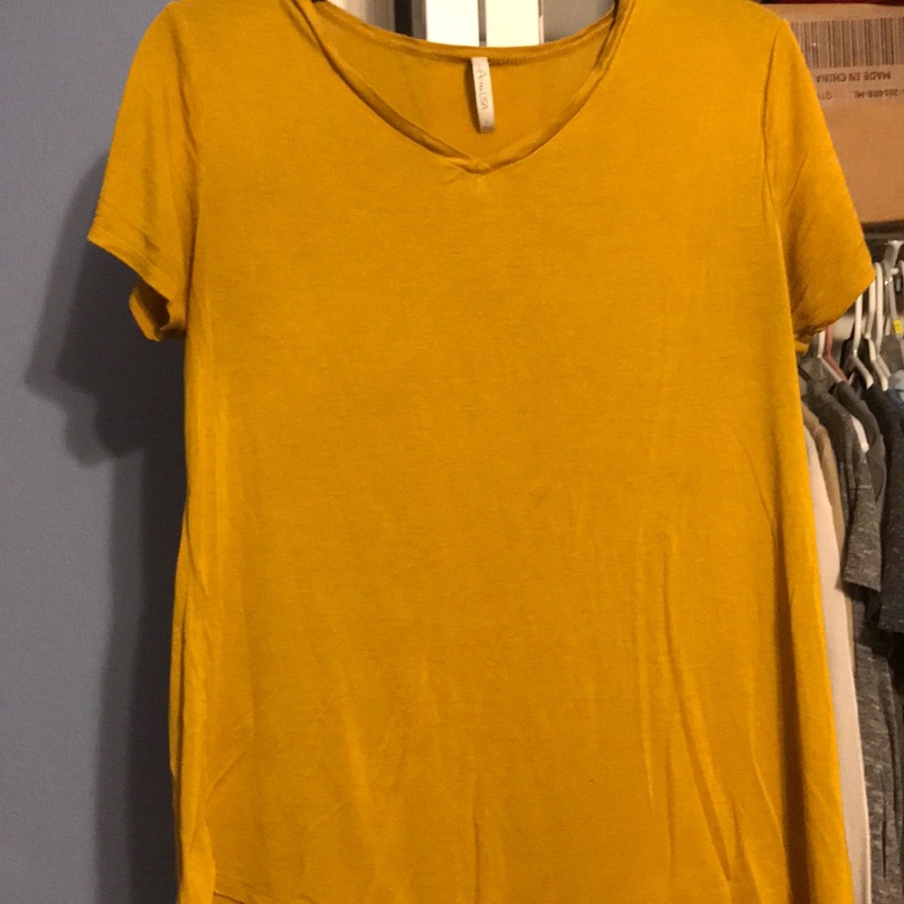 Mustard t shirt
